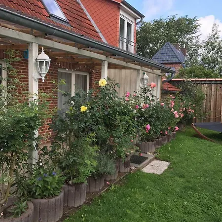 Deichquartier-Schmucke-Ferien-Fuer-Gross-Und-Klein Tatil Evi *